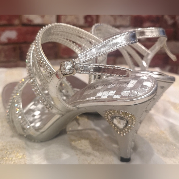 Silver shoes - Picture 5 of 16